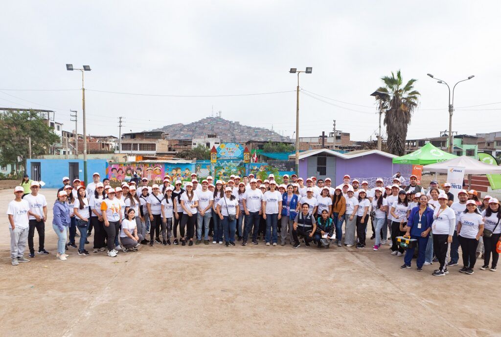 162 Vecinos, autoridades y empresa privada se unen para arborizar Villa El Salvador